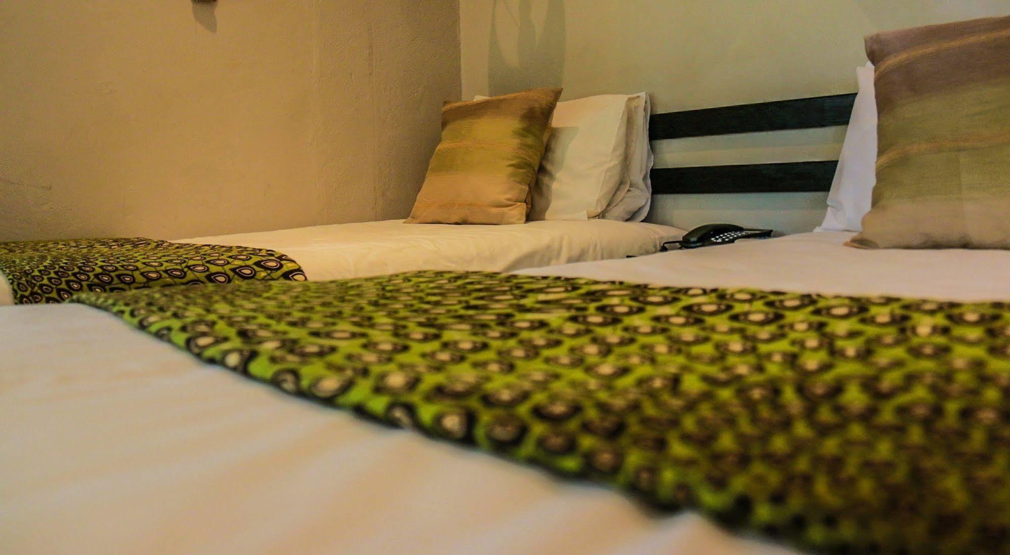แมงเตงกา ลอดจ์ Hotel เอซูลวินิ ภายนอก รูปภาพ