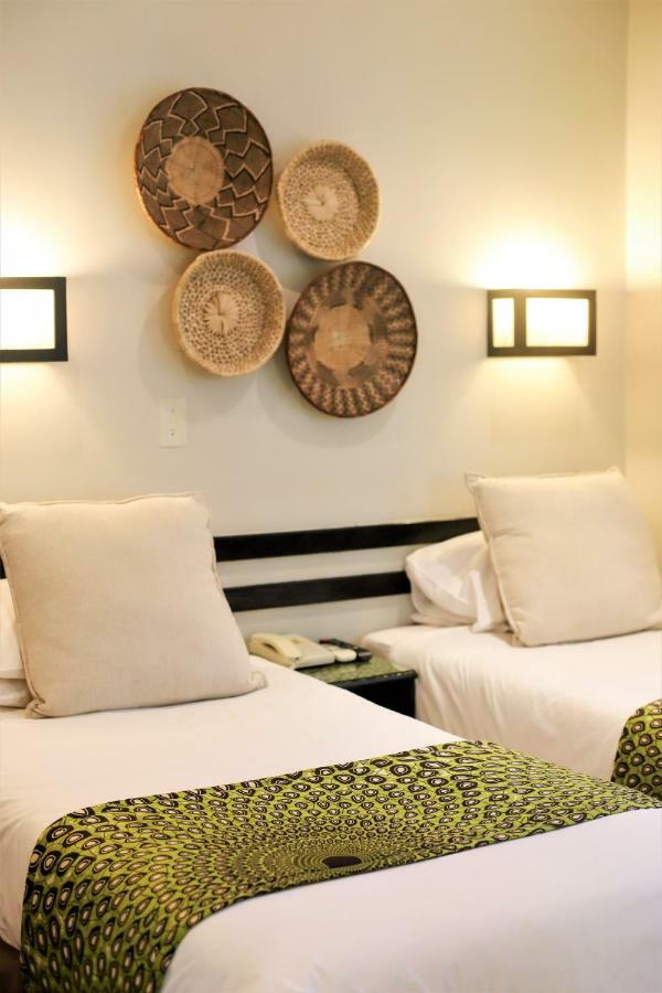 แมงเตงกา ลอดจ์ Hotel เอซูลวินิ ภายนอก รูปภาพ